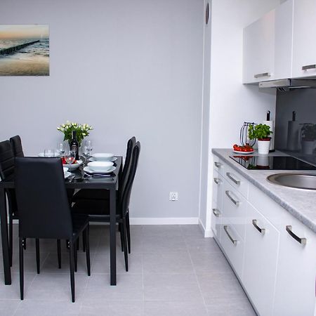 Apartament Z Ogrodkiem Trzęsacz Exteriör bild