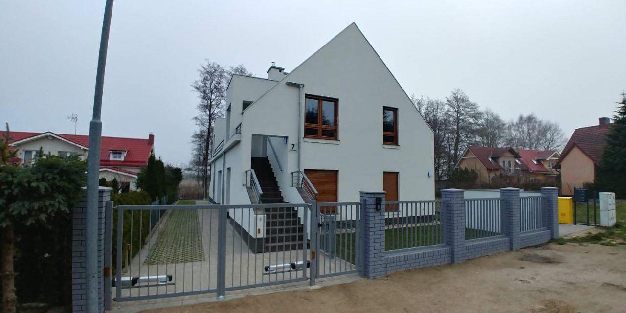 Apartament Z Ogrodkiem Trzęsacz Exteriör bild