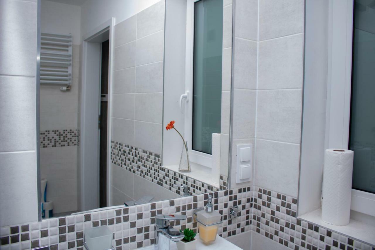 Apartament Z Ogrodkiem Trzęsacz Exteriör bild