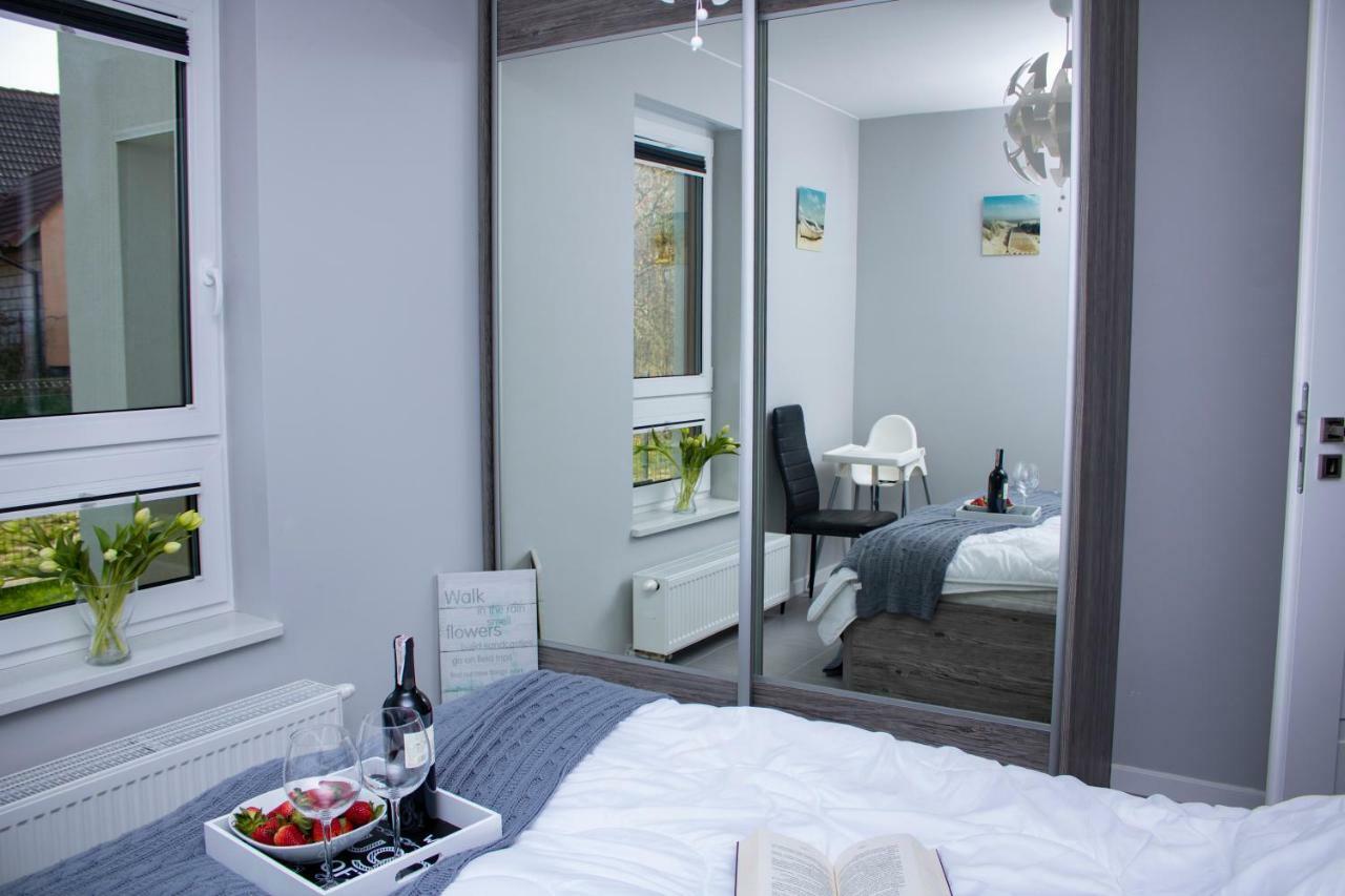 Apartament Z Ogrodkiem Trzęsacz Exteriör bild