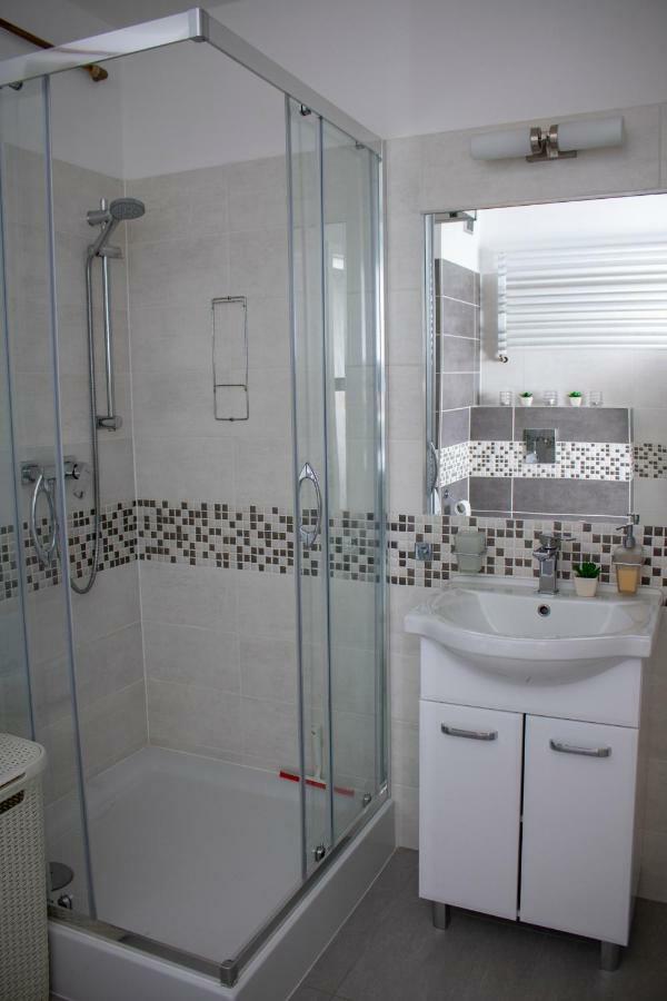 Apartament Z Ogrodkiem Trzęsacz Exteriör bild