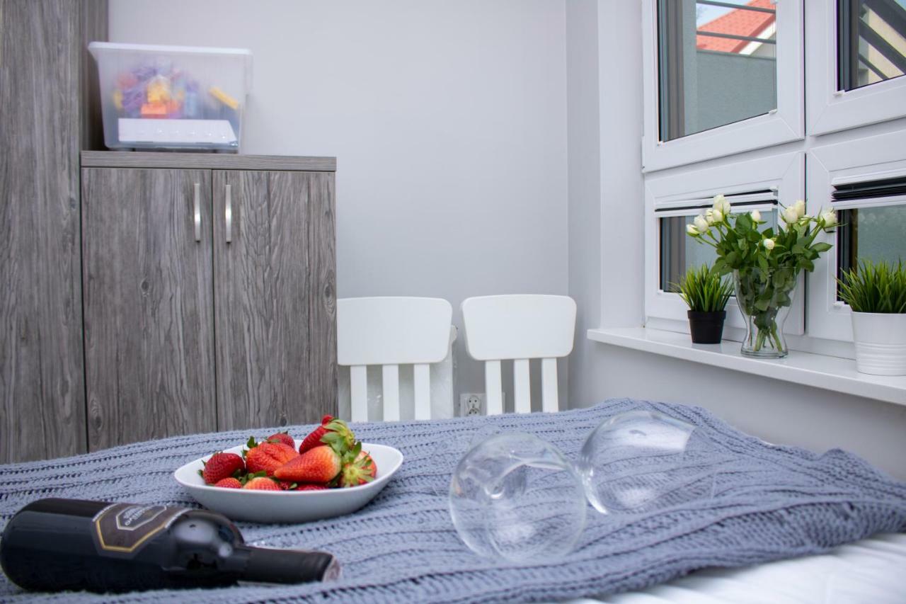 Apartament Z Ogrodkiem Trzęsacz Exteriör bild
