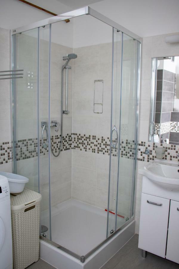 Apartament Z Ogrodkiem Trzęsacz Exteriör bild