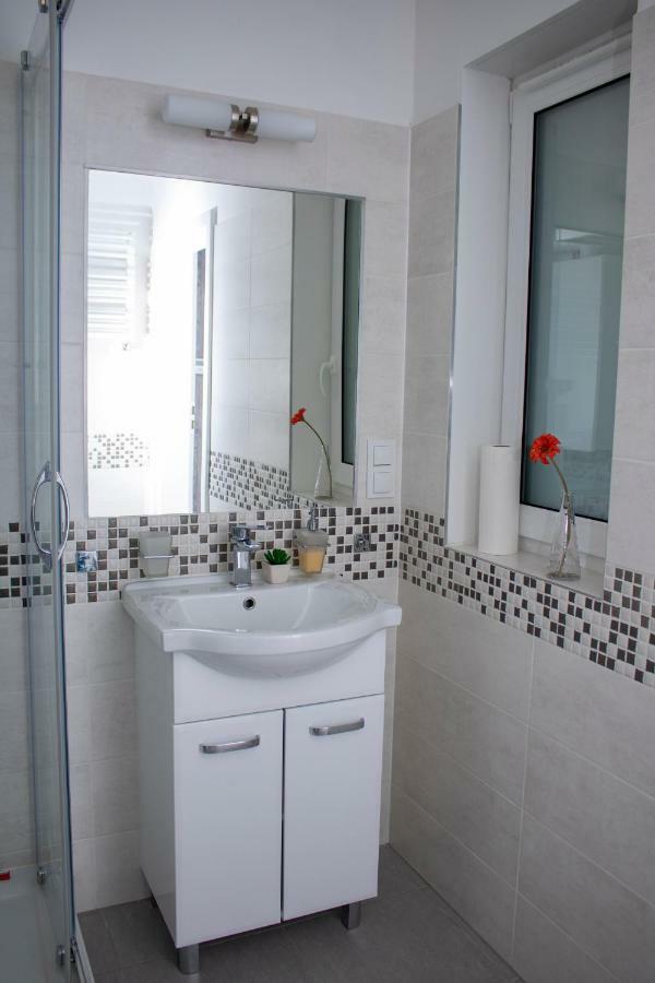 Apartament Z Ogrodkiem Trzęsacz Exteriör bild
