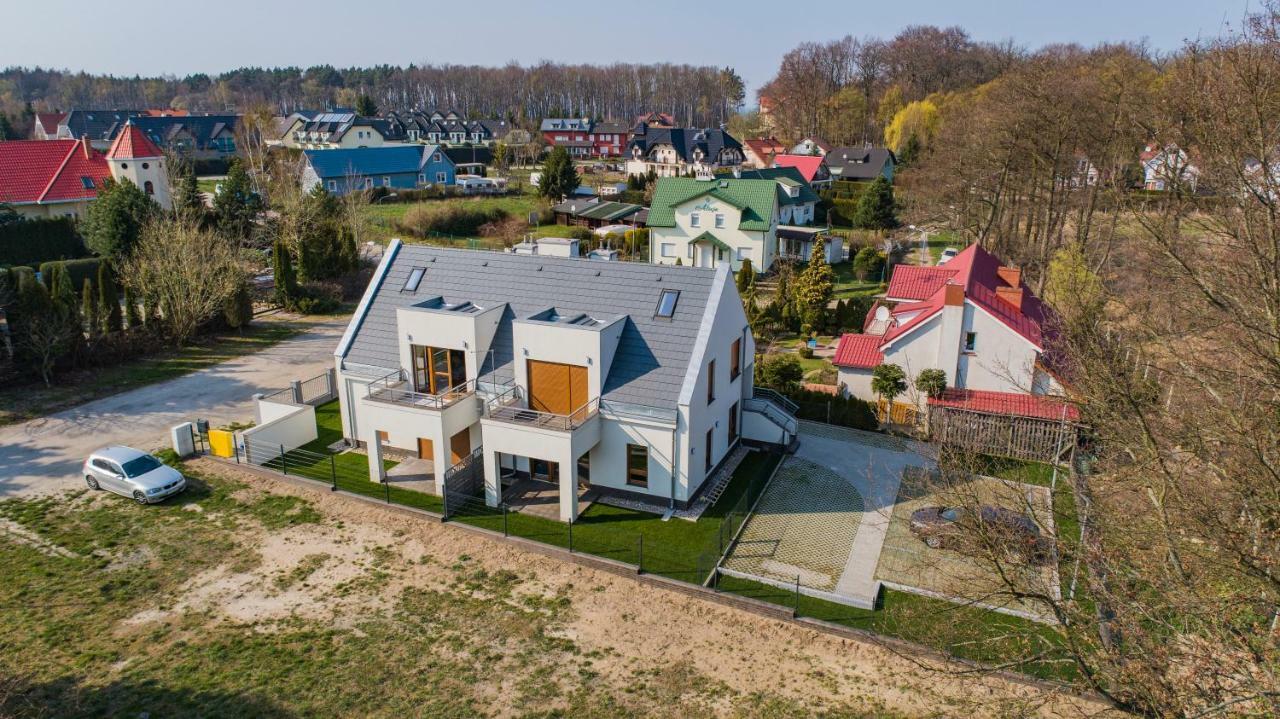 Apartament Z Ogrodkiem Trzęsacz Exteriör bild